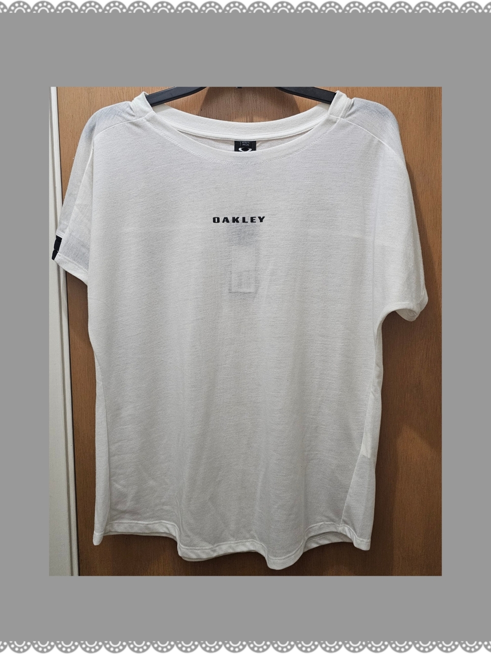 Oakley Women’s White Logo Crew Neck T-Shirt